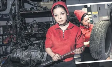 Hayallerinin peşinde koşuyor