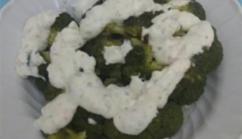 Yoğurtlu Tahinli Brokoli Salatası