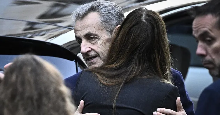 Sarkozy cezaevinde