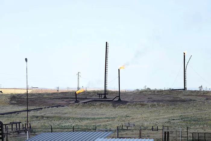 PKK/YPG'den Suriye'de petrol vurgunu! Milyarlarca dolar örgüt kasasına böyle aktarılıyor