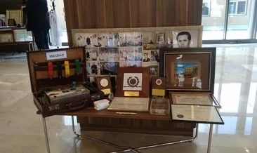 Yeşilköy’deki salgın hastanesinde Murat Dilmener’in kişisel eşyalarının sergilendiği özel bir köşe yapıldı
