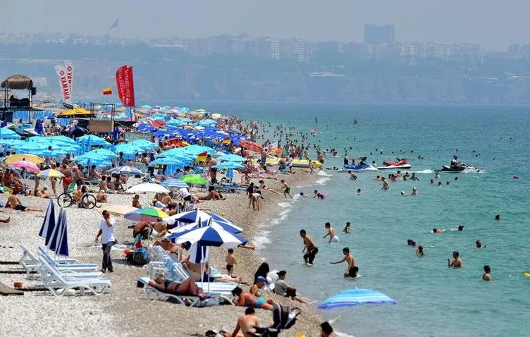 Antalya sahilleri doldu