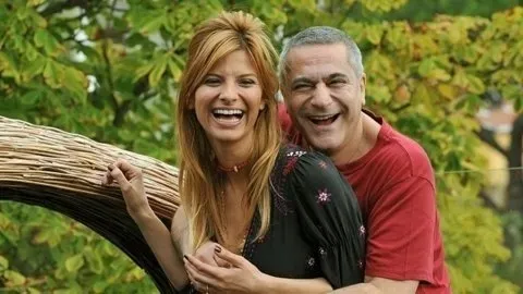 Çarkıfelek yarışmasının sunucusu Mehmet Ali Erbil’den acı haber geldi! Biricik oğlunun...