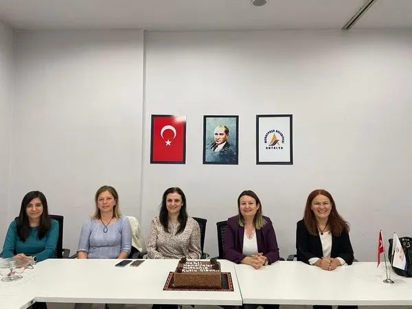 turkiyede-100-bin-organ-nakli-bekleyen-hasta-var-organ-nakli-hemsirelerinden-can-olsun-cagrisi-1683288938225.jpg
