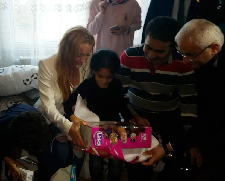 Hollywood’un ünlü yıldızı Lindsay Lohan Suriyeli aileyi ziyaret etti