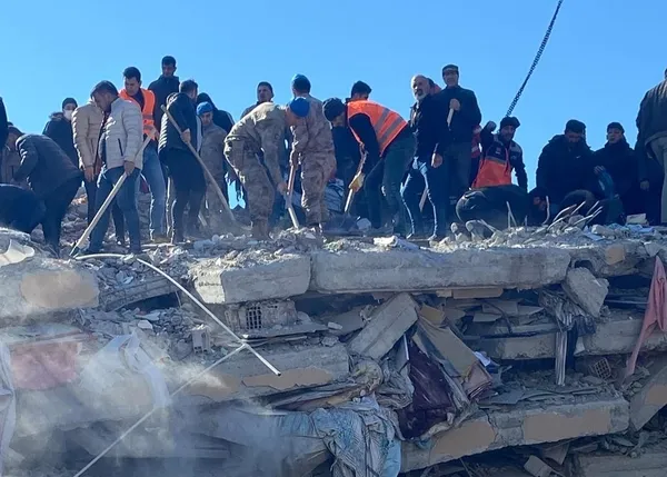 mersin-jandarma-komutanligi-ekipleri-deprem-bolgesinde-1675876405912.jpeg