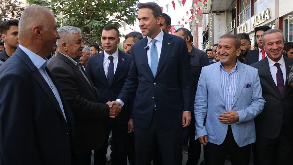 Bakan Bayraktar: Hakkari'de binlerce gence yeni istihdam kapıları açılacak