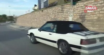 MHP Lideri Bahçeli, klasik otomobiliyle Ankara sokaklarında tur attı