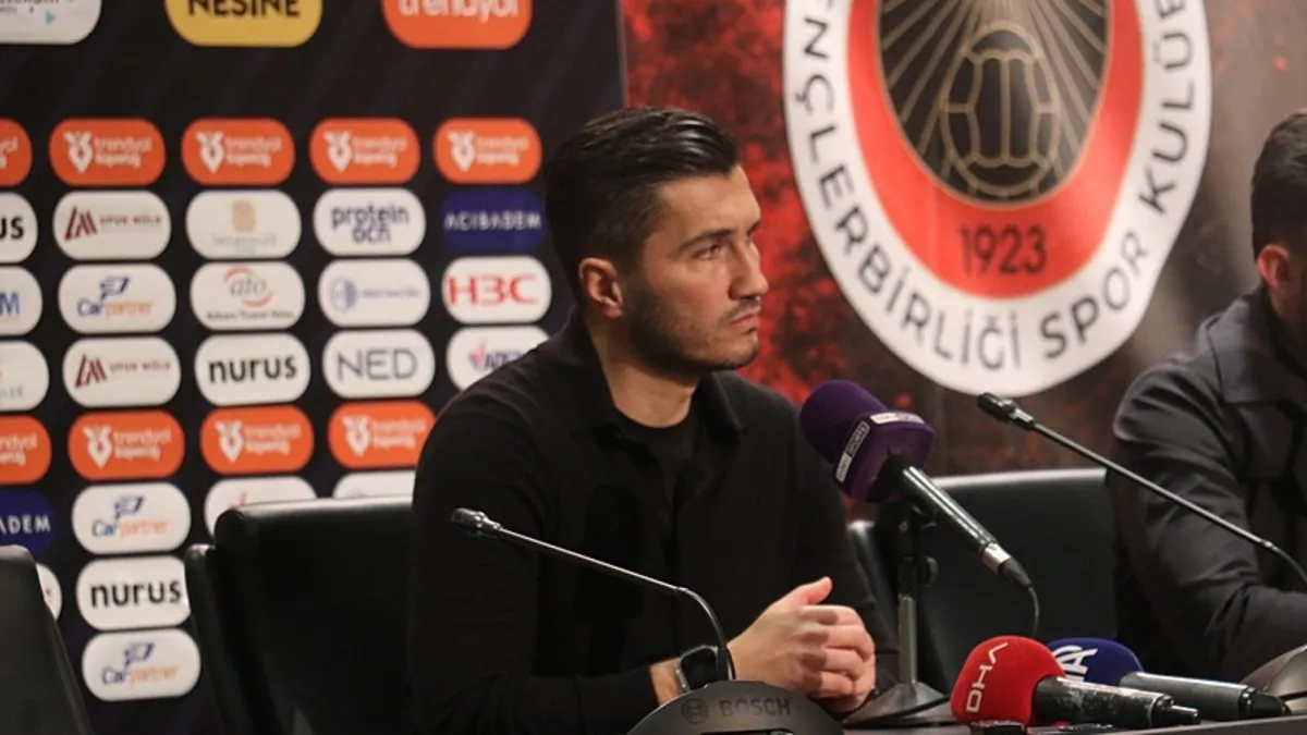 Nuri Şahin: “İkinci yarı çok iyi bir oyun oynadık ama yetmedi” Nuri Şahin: “İkinci yarı çok iyi bir oyun oynadık ama yetmedi”