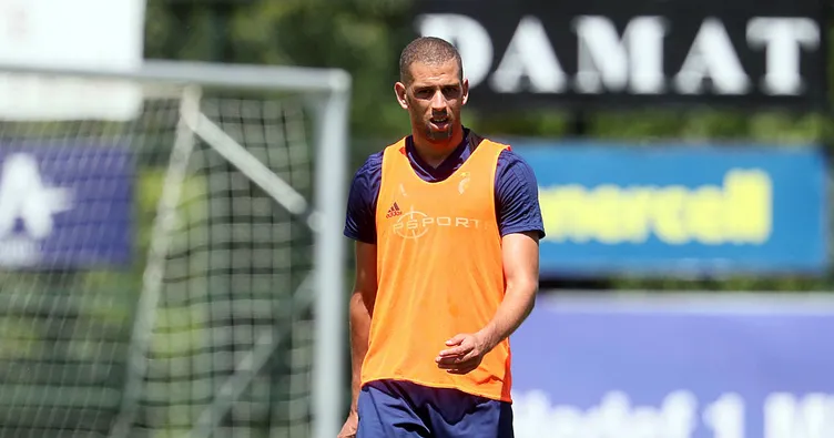 Slimani için gözler Cocu’da
