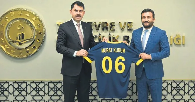 Bakan Kurum’a özel forma