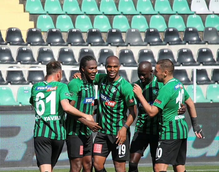 denizlispor-erzurumspor-macinda-rodallega-harika-bir-gol-atti-1618660917244.jpg