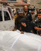 İsrail ordusu Gazze’de araca saldırdı