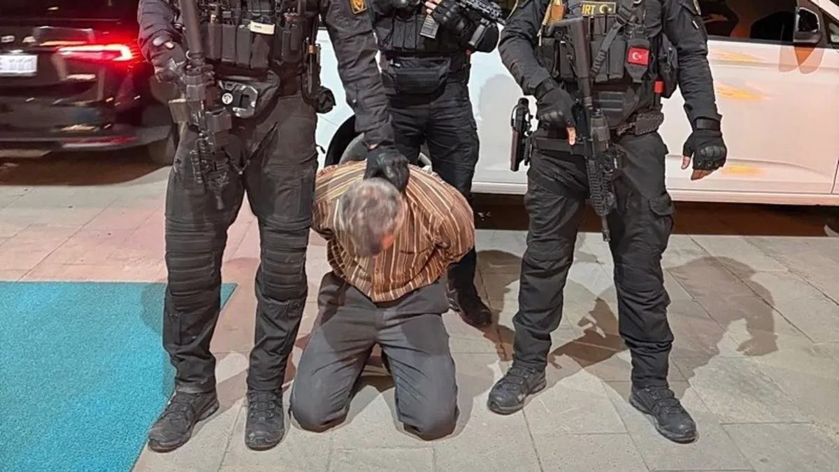Afyonkarahisar'da Terör Ağının Çöküşü: Maskeler Düşünen Firari Yakalandı