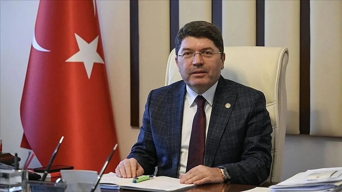 TBMM’den çocuk suçluluğuna karşı araştırma komisyonu kararı… Bakan Tunç: Son derece kıymetli bir adımdır TBMM’den çocuk suçluluğuna karşı araştırma komisyonu kararı… Bakan Tunç: Son derece kıymetli bir adımdır