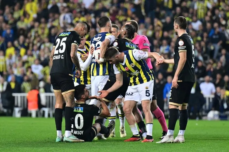 Fenerbahçe Alanyaspor maçı sonrası olay sözler! Hakem desteği ve kıyağına rağmen...