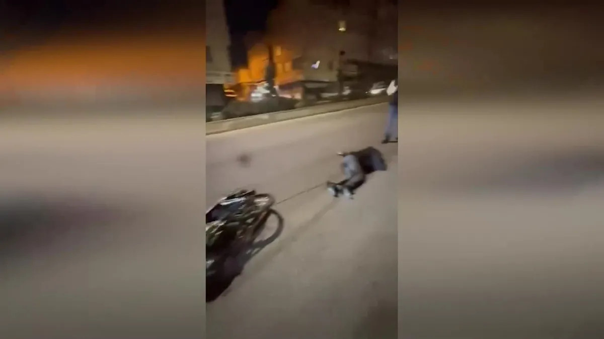 Gece yarısı sokakta kurşun yağmuruna tutuldu! 20 yaşındaki Arif hayatını kaybetti videosunu izle Gece yarısı sokakta kurşun yağmuruna tutuldu! 20 yaşındaki Arif hayatını kaybetti videosunu izle