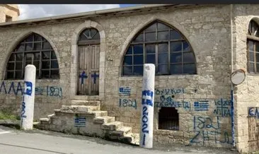 Rum Kesimi’nde çirkin provokasyon! Camiye ‘haç’ resmi çizip, ‘Türklere ölüm’ tehditleri yazdılar