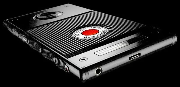 Holografik ekranlı telefon RED Hydrogen One bu tarihte geliyor!
