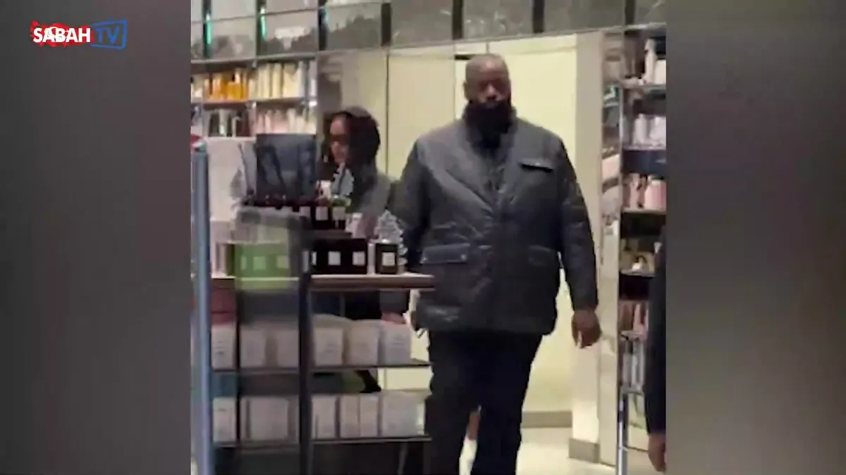 Koruması Rihanna'yı arkasında unuttu! videosunu izle | Son Dakika Haberleri