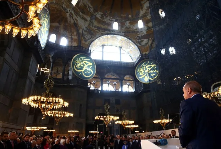 Cumhurbaşkanı Erdoğan'ın Yeditepe Bienali açılışından yansıyan kareleri