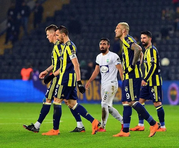 Fenerbahçe soyunma odası karıştı!