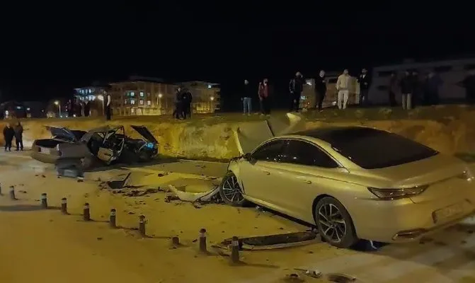 Gaziantep’te 2 araç çarpıştı: 7 kişi yaralandı!