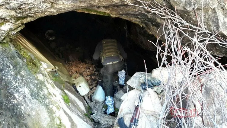Tunceli’de mağarada saklanan PKK’lı teröristlerden 2’si öldürüldü