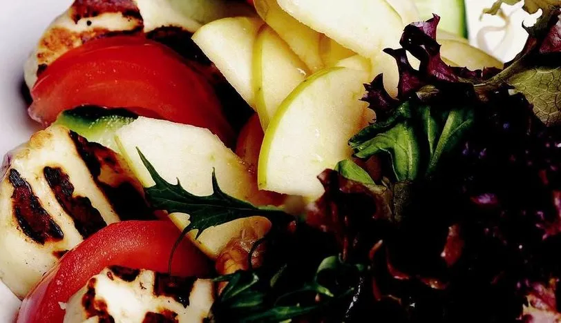 Hellim Peynirli Salata