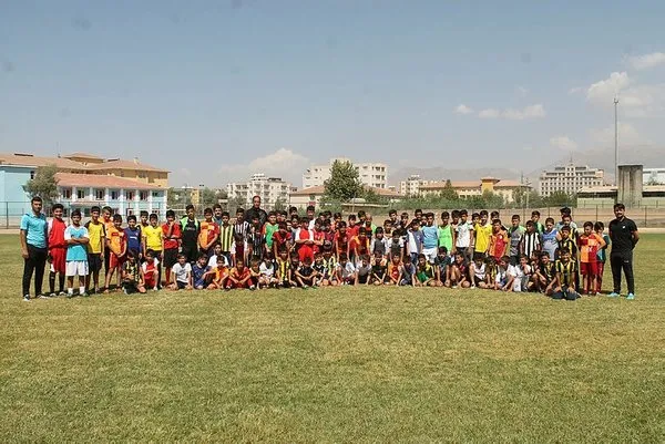 Terör mağduru çocuklara futbol eğitimi