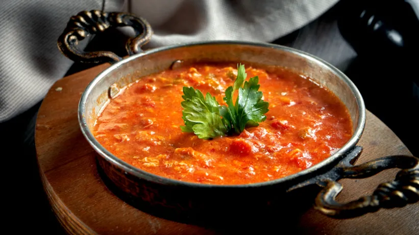 Kahvaltı sofralarının vazgeçilmezi: Tam kıvamında menemen tarifi