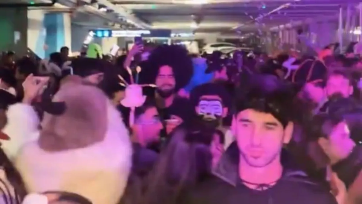 İsrail sığınaklarında skandal görüntüler: Katliamın gölgesinde kutlama yaptılar! İsrail sığınaklarında skandal görüntüler: Katliamın gölgesinde kutlama yaptılar!