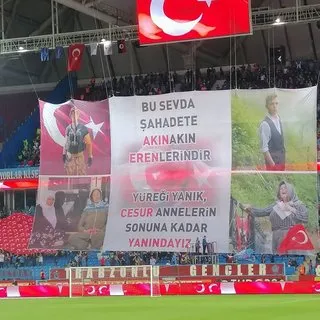 Trabzonspor'dan anlamlı koreografi! Şehitlerimizi unutmadılar