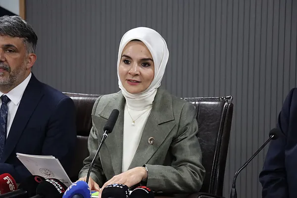 aile-ve-sosyal-hizmetler-bakani-goktas-canli-yayinda-sorulari-yanitladi-1784204919440.jpg Suça sürüklenen çocuklar düzenlemesi nasıl olacak? Bakan Göktaş o detayları açıkladı! Uymayan velilere tazyik cezası