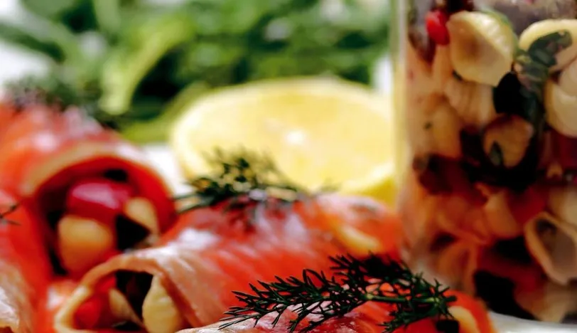 Makarnalı Somon Füme Ruloları