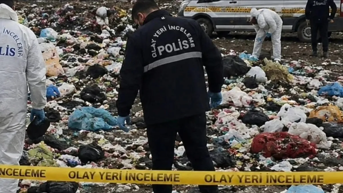 Çöplükte yeni doğmuş erkek bebek cesedi bulundu Çöplükte yeni doğmuş erkek bebek cesedi bulundu