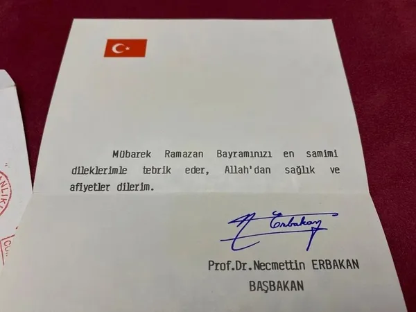 erbakan-hocanin-26-yillik-bayram-tebrigi-erdogani-duygulandirdi-1682146236136.jpeg Erbakan Hoca'nın 26 yıllık bayram tebriği Erdoğan'ı duygulandırdı