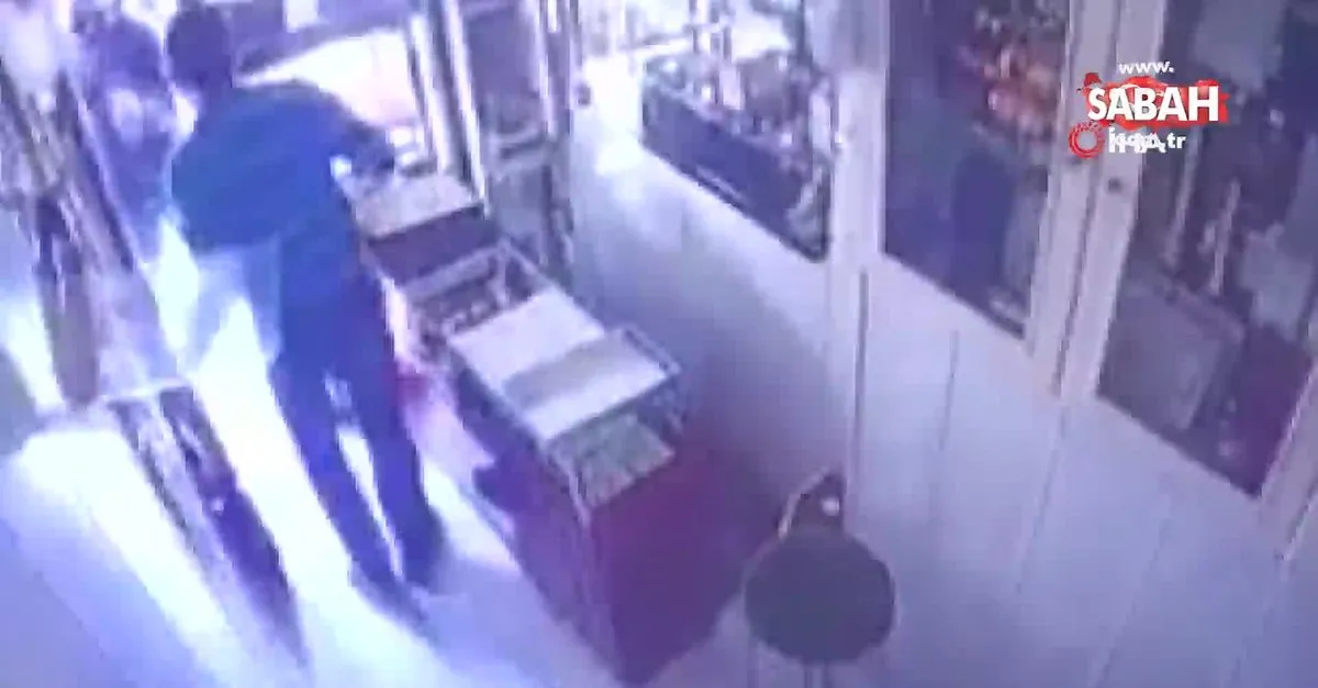 Istanbul Fatih Te Susturucu Tabanca Ile Milyonluk Soygun Kamerada Video Videosunu Izle Son Dakika Haberleri