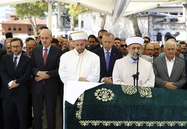 Şule Yüksel Şenler son yolculuğuna uğurlandı