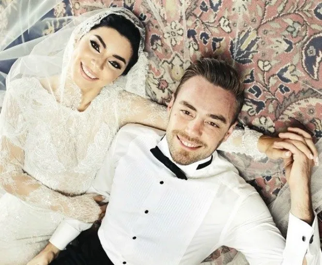 Aşk yeniden alevlendi! Oyuncu Merve Boluğur ve şarkıcı eski eşi Murat Dalkılıç barıştı!