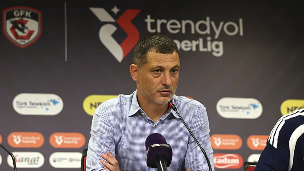 Mirel Radoi: Yeterli oyuncularımızın olmadığı mevkilerimiz var!