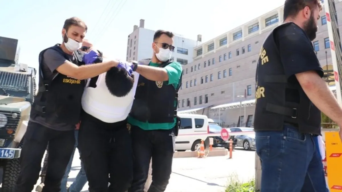 Mağdurlar adeta şaşkına döndü! Rastgele 5 kişiyi bıçakladı: 'Cahillik yaptım' dedi