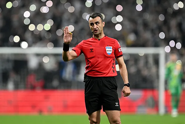 tff-hakem-gelisim-direktoru-vitor-melo-turk-hakemligi-hakkinda-aciklamalarda-bulunuyor-1744652823545.jpg