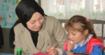 Ordu’da vefakar öğretmenin duygulandıran hikayesi: Hiç bilmediği memleketteki okulda 15 öğrencinin umudu oldu #ordu