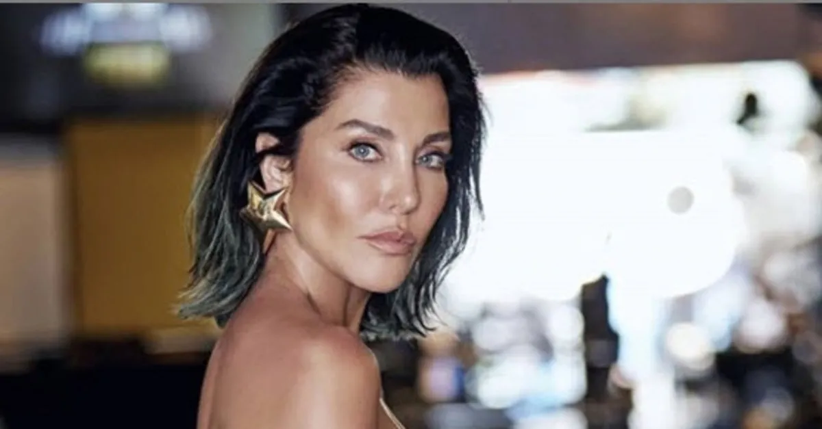 43 Yasindaki Deniz Akkaya Nin Bikinili Pozu Ile Masallah Dedirtti Deniz Akkaya Sosyal Medyayi Salladi Galeri Magazin