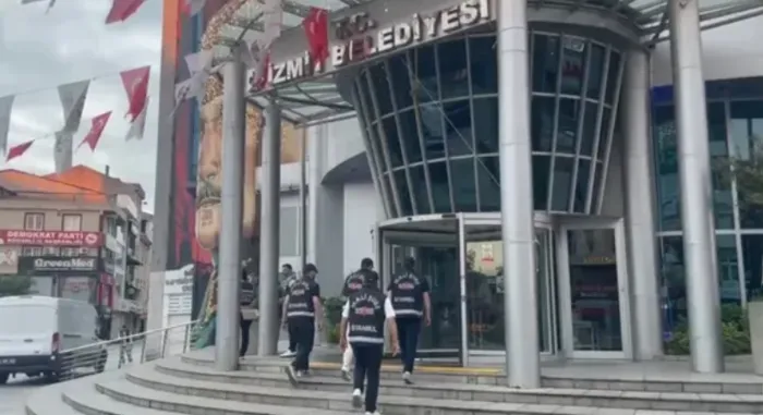chpli-izmit-belediyesine-yolsuzluk-sorusturmasinda-sok-detaylar-altinli-rusvet-carki-ortaya-cikti-1784896582053.png Son dakika | CHP'li İzmit Belediyesi'ne yolsuzluk soruşturmasında şok detaylar! Altınlı rüşvet çarkı ortaya çıktı