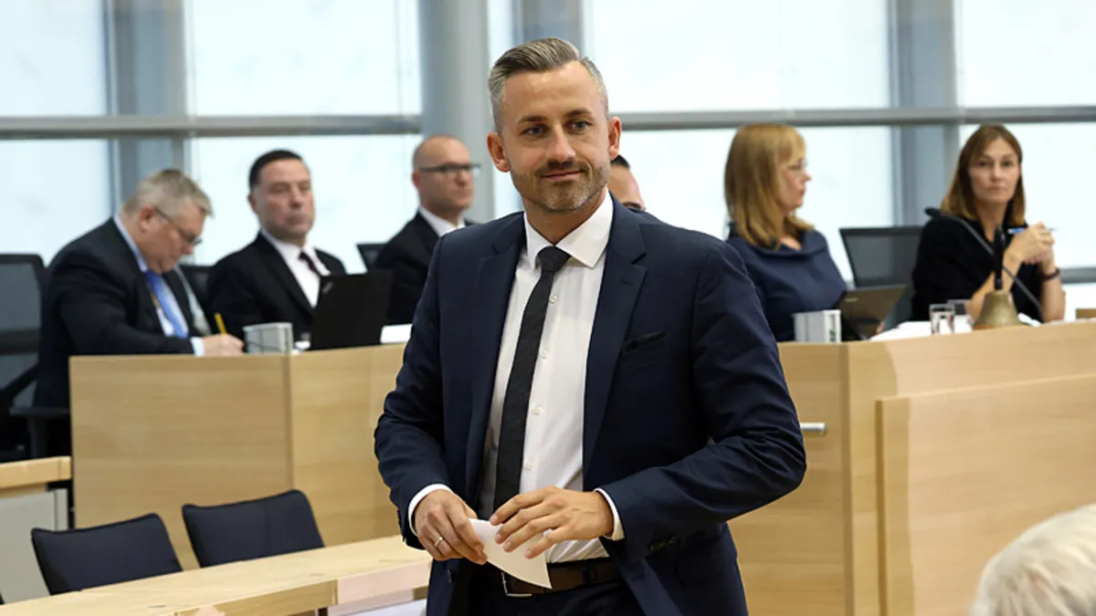 Almanya’da bir ilk: AfD’li siyasetçi eyalet meclis başkanı seçildi