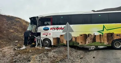 Hakkari-Van yolunda kaza: 8 yaralı #van