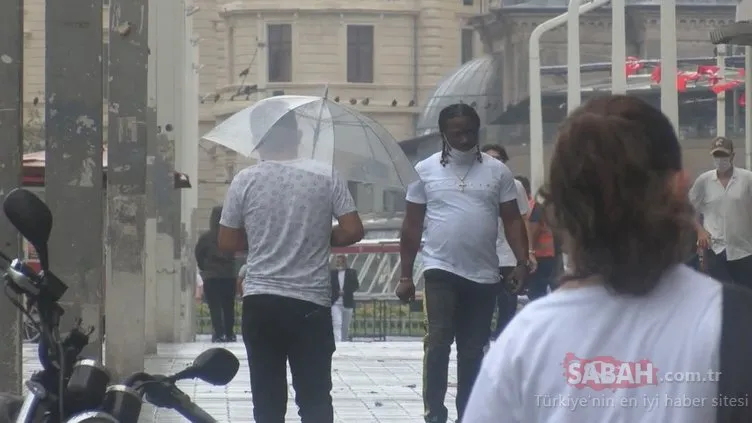 Son dakika haberi: Taksim Meydanı’nda yağmur etkili oldu