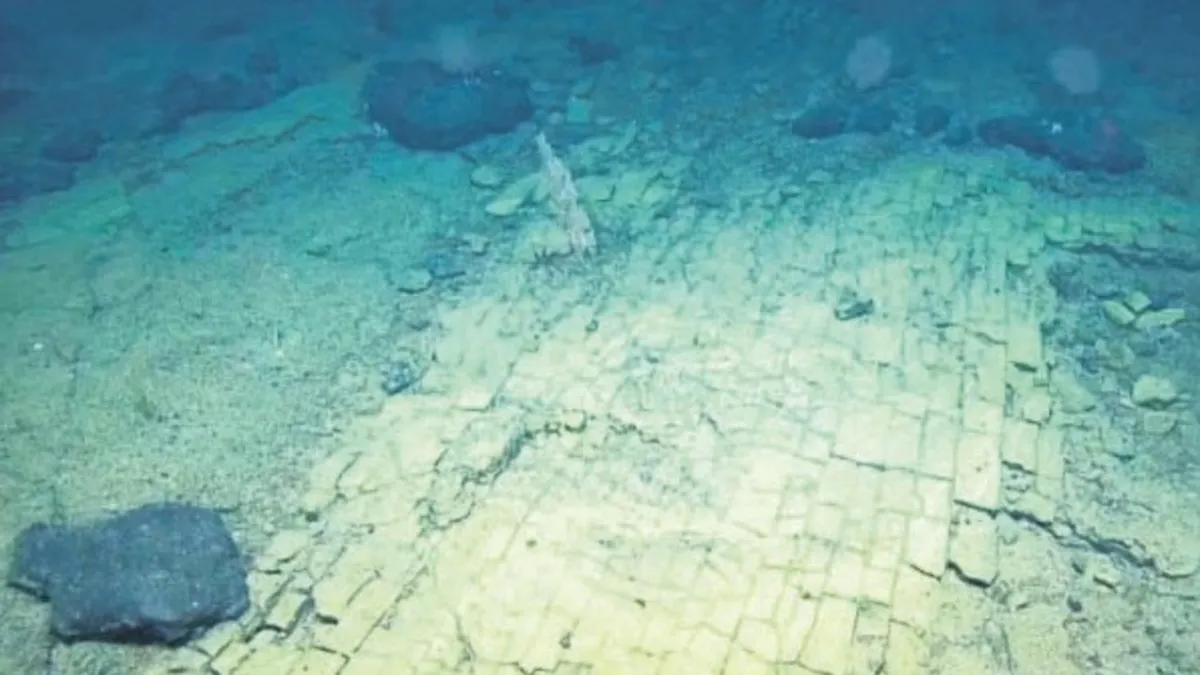 Okyanusun dibinde Atlantis’e giden yol Okyanusun dibinde Atlantis’e giden yol